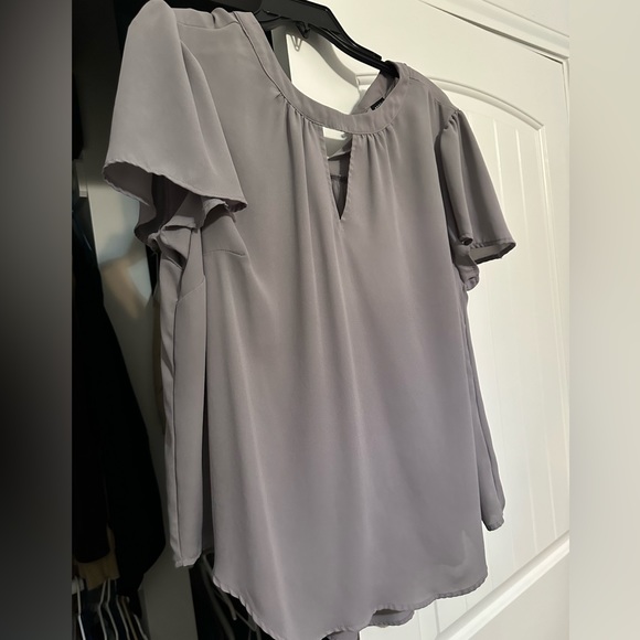 Torrid Georgette Keyhole Flutter Sleeve Blouse - Picture 7 of 9